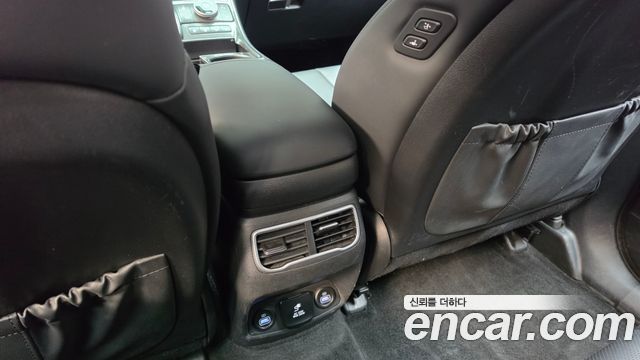 Hyundai Santafe 2023 — photo 34