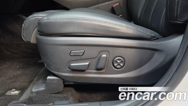 Hyundai Santafe 2023 — photo 35