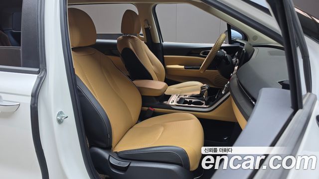 Kia Canival 2023 — photo 18