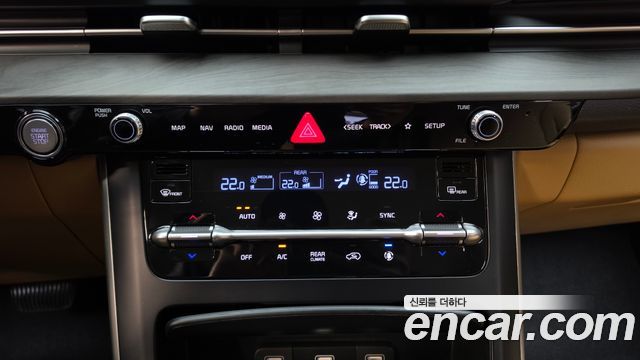 Kia Canival 2023 — photo 24