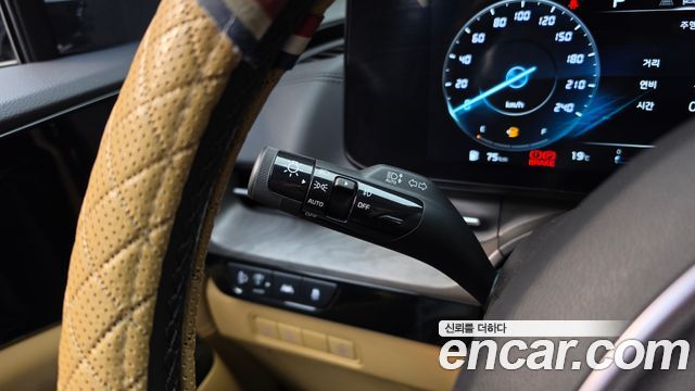 Kia Canival 2023 — photo 28