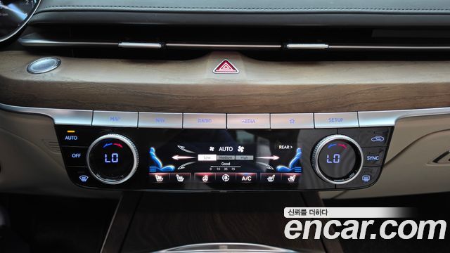 Genesis G80 2022 — photo 24