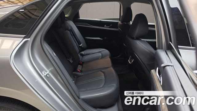 Kia K5 2023 — photo 17