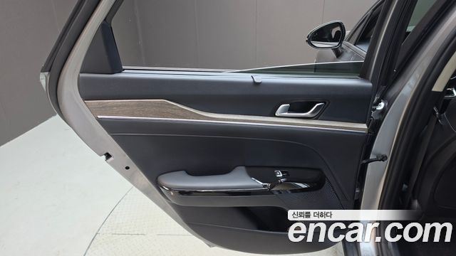 Kia K5 2023 — photo 15