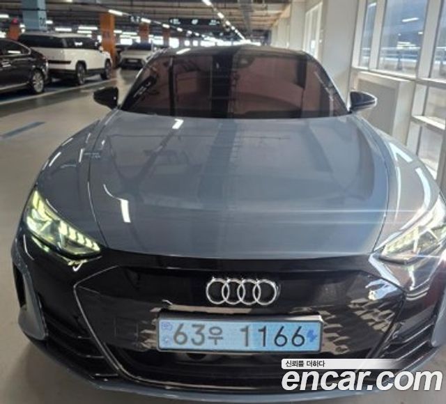 Audi e-tron GT 2022 — photo 1