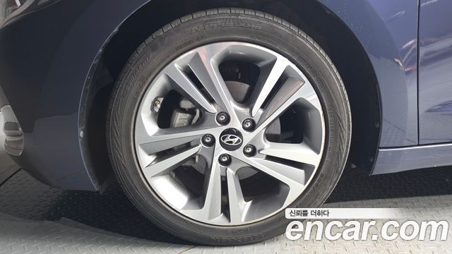 Hyundai AVANTE 2018 — photo 5