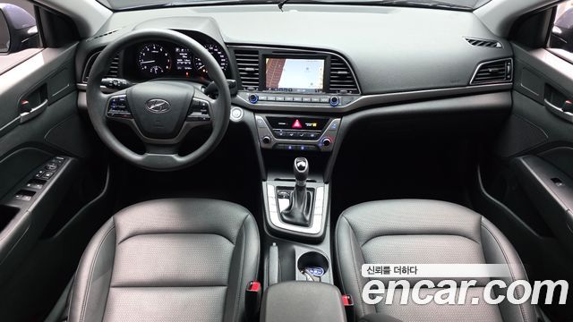 Hyundai AVANTE 2018 — photo 7