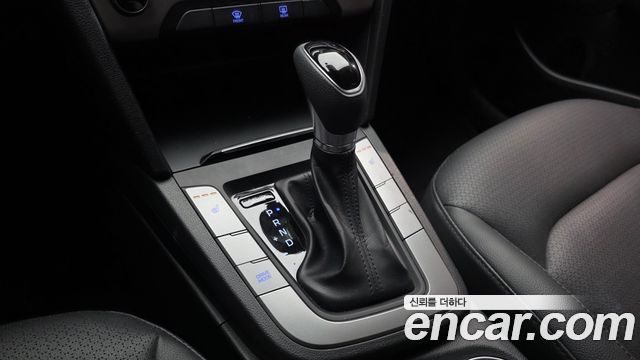 Hyundai AVANTE 2018 — photo 9