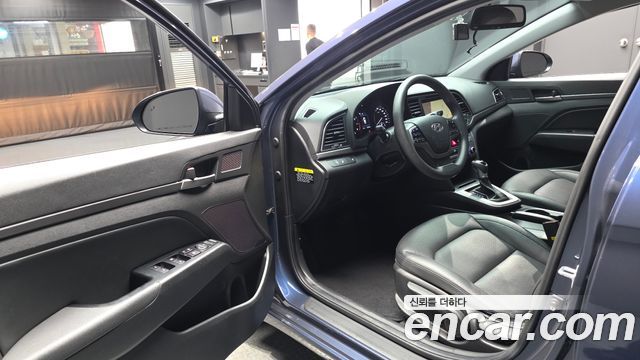 Hyundai AVANTE 2018 — photo 10