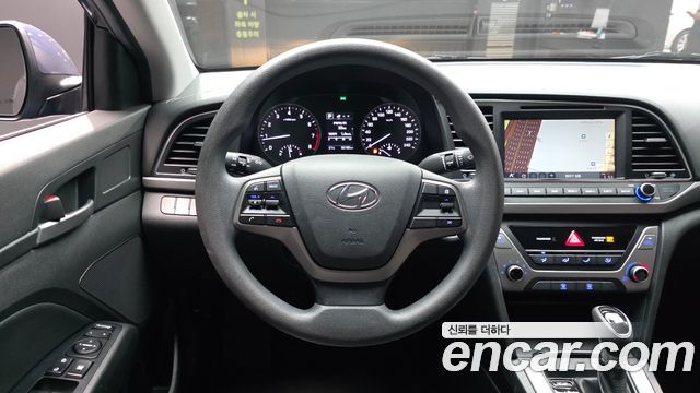 Hyundai AVANTE 2018 — photo 13