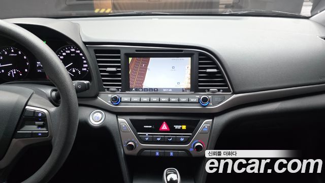 Hyundai AVANTE 2018 — photo 14