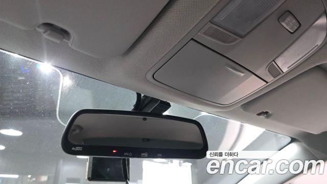 Hyundai AVANTE 2018 — photo 17