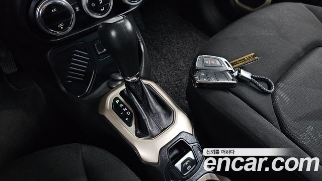 Jeep Renegade 2016 — photo 12