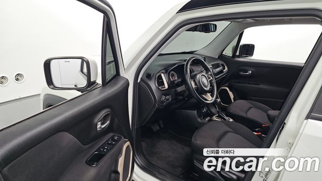 Jeep Renegade 2016 — photo 13