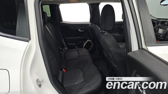 Jeep Renegade 2016 — photo 18