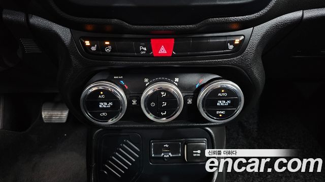 Jeep Renegade 2016 — photo 22