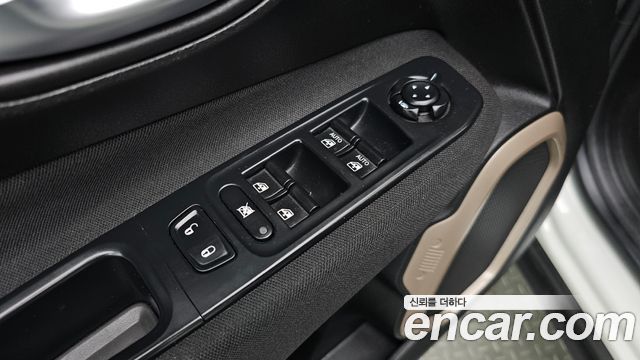 Jeep Renegade 2016 — photo 25