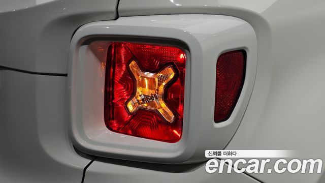 Jeep Renegade 2016 — photo 9