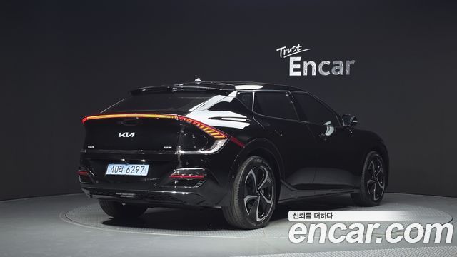 Kia EV6 2022 — photo 2