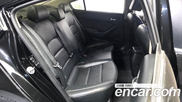 Kia K3 2013 — photo 12
