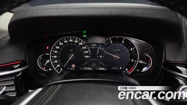 BMW 5-Series 2018 — photo 8