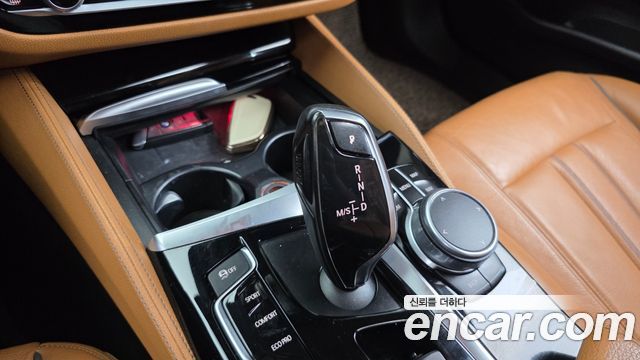 BMW 5-Series 2018 — photo 9