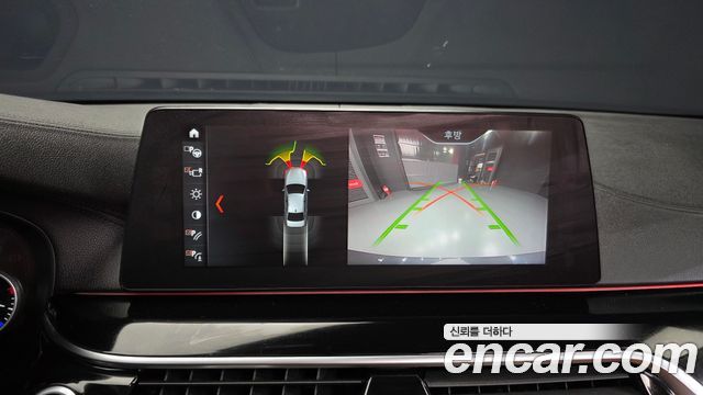 BMW 5-Series 2018 — photo 15