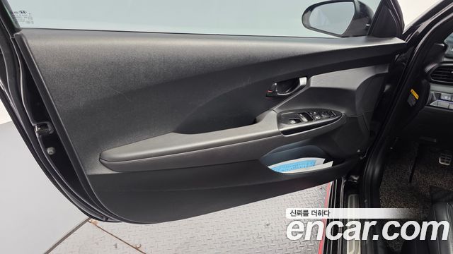 Hyundai Veloster 2019 — photo 11