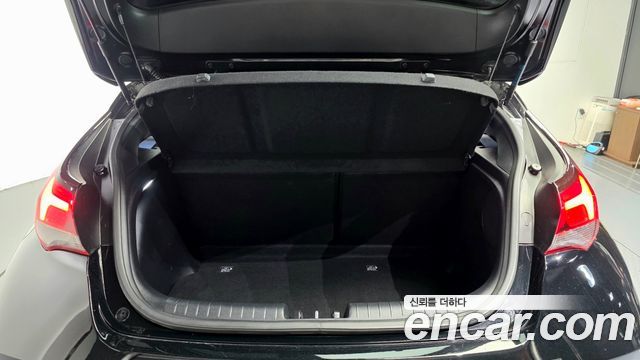 Hyundai Veloster 2019 — photo 13