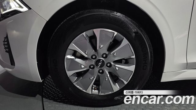 Kia K5 2023 — photo 5
