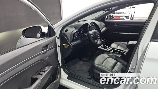 Hyundai AVANTE 2020 — photo 13