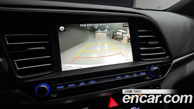 Hyundai AVANTE 2020 — photo 21