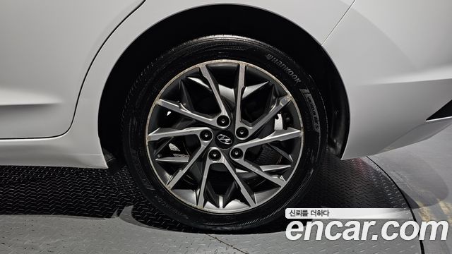 Hyundai AVANTE 2020 — photo 7
