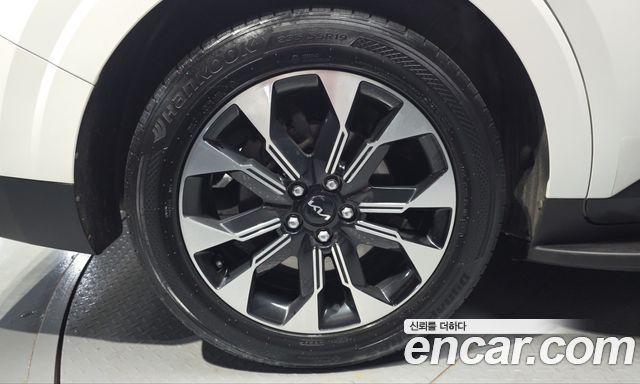 Kia Canival 2023 — photo 5