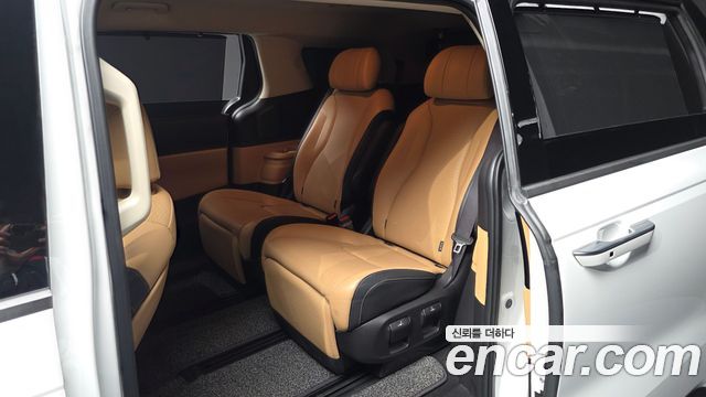 Kia Canival 2023 — photo 18