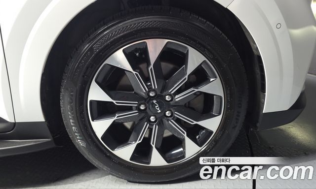 Kia Canival 2023 — photo 7