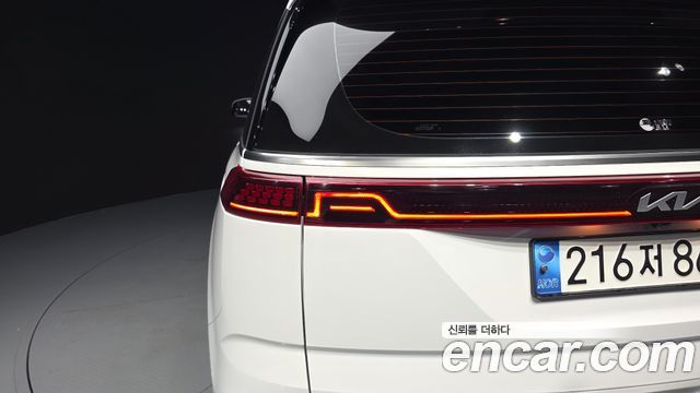 Kia Canival 2023 — photo 9