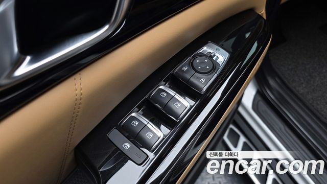 Kia Canival 2023 — photo 35