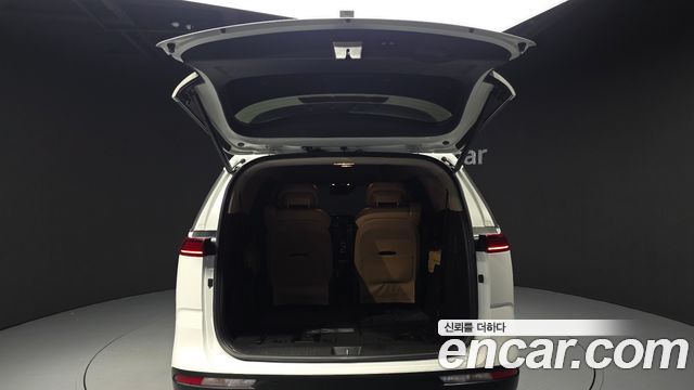 Kia Canival 2023 — photo 36