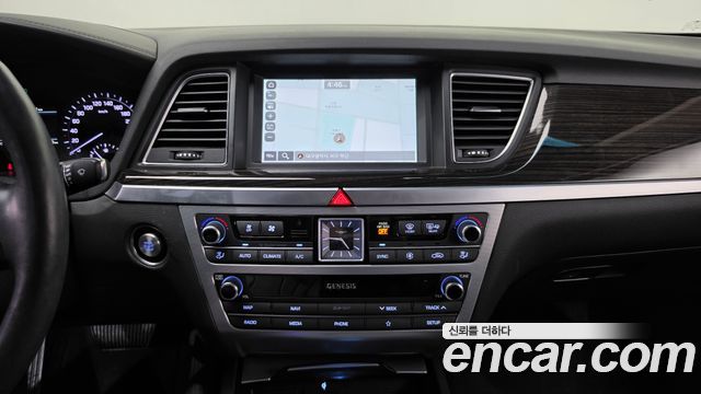 Genesis G80 2019 — photo 18