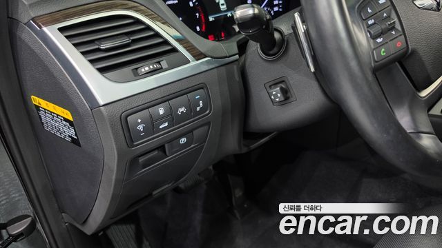 Genesis G80 2019 — photo 23