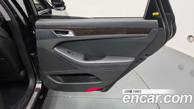 Genesis G80 2019 — photo 15
