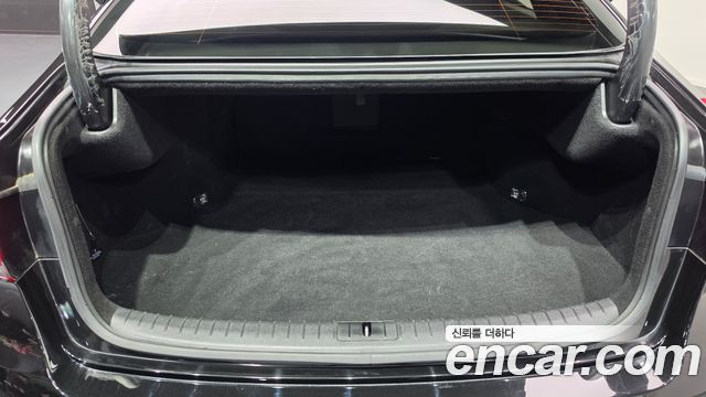 Genesis G80 2019 — photo 28