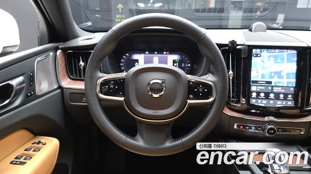 Volvo XC60 2023 — photo 19