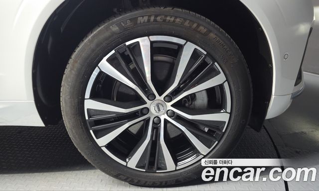 Volvo XC60 2023 — photo 7