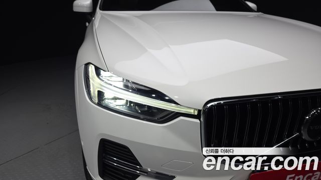 Volvo XC60 2023 — photo 8