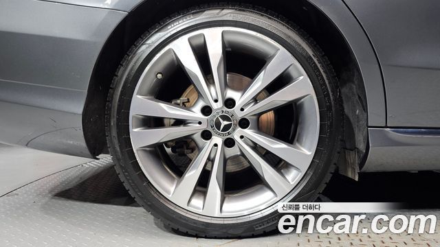Mercedes-Benz C-Class 2017 — photo 5