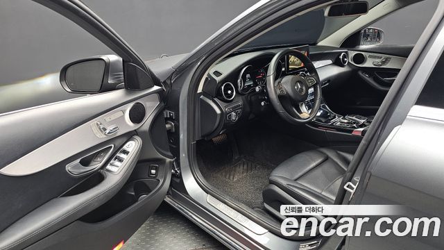 Mercedes-Benz C-Class 2017 — photo 10