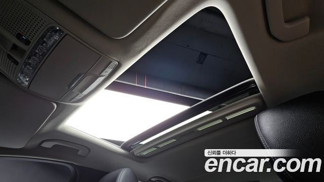 Mercedes-Benz C-Class 2017 — photo 16