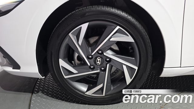 Hyundai AVANTE 2024 — photo 5